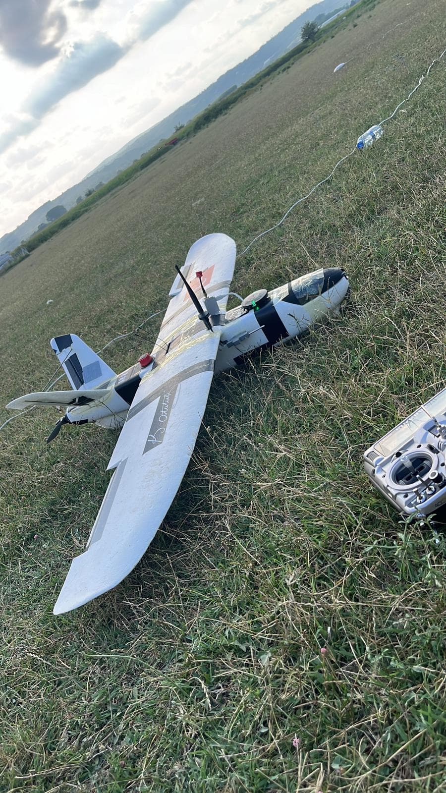 Abra SIHA ekibi Gokcen S platformu ile saha testinde grup pozu veriyor.