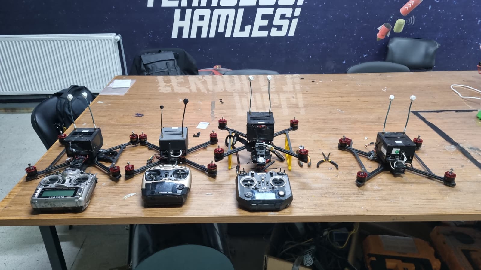 ABRA Yıldızlar sürü dronları atölyede